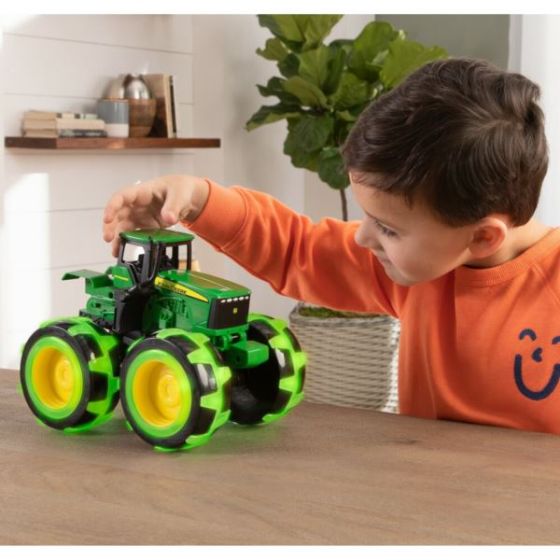 John Deere Monster Treads 8