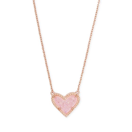Ari Heart Short Pendant Necklace