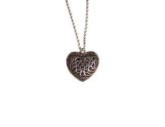 Romantic Scrolling Heart Pendant Necklace