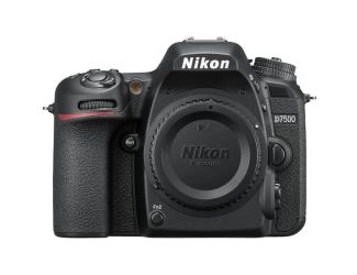 Nikon D7500 (no lens included)