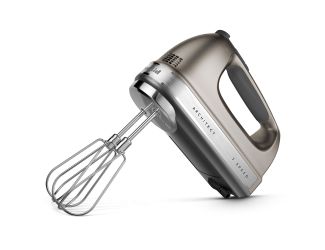 7-Speed Hand Mixer with Turbo Beaters II in Contour Silver