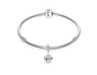 Friends Are Family Bracelet Size 9.1"