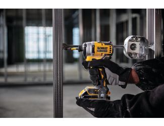 Atomic 20V MAX Brushless Compact 1/4" Impact Driver Kit