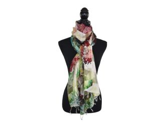 Lisette Scarf