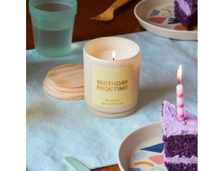 Birthday Frosting 7.5 oz candle
