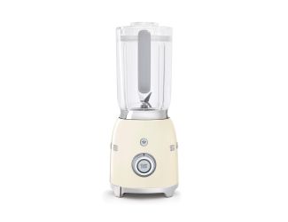 50's Retro-Style Blender Cream