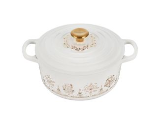 Noel Collection 3.5qt Signature Cast Iron Round Dutch Oven White
