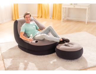 Ultra lounge, age: adult