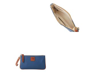 Pebble Grain Medium Wristlet