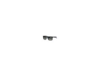 Ray-Ban Justin sunglasses in rubber blue are a fresh and modern addition to any collection. The square shape and gradient grey lenses offer both style and protection from the sun, while the polished finish adds a sleek touch. These sunglasses are perfect 