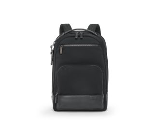 Large enough to hold your work and travel essentials, including your 16" laptop, this practical and refined design with a heathered effect makes a smart choice for the office or even a short trip away.