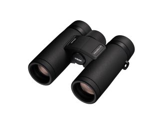 The next generation of compact MONARCH binoculars with a 30mm objective and 10x magnification power. An unparalleled Nikon optical system with ED glass and multilayer lens and prism coatings delivers an expansive field of view, liberating low-light capabi
