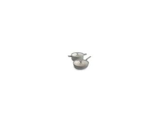 The Leo Balance 4pc recycled aluminum cookware set is coated with sustainable and healthy non-toxic, PTFE free, PFAS free non-stick CeraGreen ceramic coating for no oil, no fat cooking. If you enjoy cooking for a larger group of people, a good stockpot is