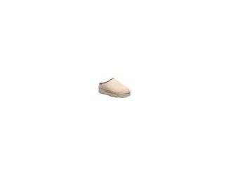 We took our best-selling Martis slipper and wrapped it inside and out in faux fur, for that extra snuggly" vibe. If you like a slip-on with great support and durability both indoors and outdoors, these snuggle slippers will not disappoint. Whether you're 