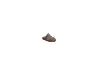 If you're looking for a stylish, slightly elevated (pun intended) suede clog for fall, Moxie is your new go-to shoe. Bring a little lift and a lot of style to your everyday look with this platform clog with a statement buckle across the top. And yes, they
