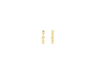 Make a statement with these linear earrings featuring playful signature COACH links. They add a unique touch to any look.