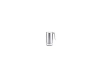 The Cool Touch Kettle Pro features 6 pre-set program settings on the 360 docking base so you can choose your temperature with just one touch. The docking base boasts a hidden display when powered off for a clean, minimal design that keeps your countertop 