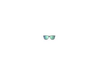 The Chucktown sunglasses have been the go-to style since the beginning, hence the name matching our HQ. These polarized sunglasses are unisex, fit most all face shapes and are equipped with recycled frames, which is just a fancy way of saying they're ligh