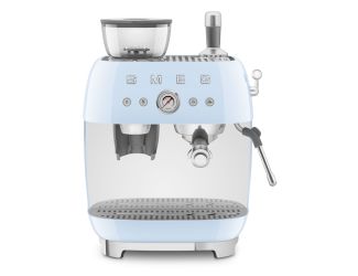 Thanks to the built-in coffee grinder, the true coffee flavor from freshly ground coffee beans. 
Coffee machine ready to use in few seconds and steam always ready. 
Espresso coffee machine designed for perfect delivery of true Italian espresso, with funct