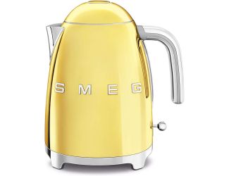 Smeg kitchen appliances offer retro Italian style from its founding in 1948. Press central button for a soft opening. Stainless steel filter built-in filters natural limescale. Super fast boiling supported by 3000W of power. 360-Degree swivel base with no