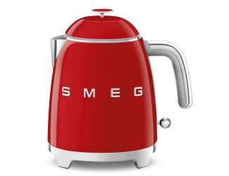 Smeg kitchen appliances offer retro Italian style from its founding in 1948. Press central button for a soft opening. Stainless steel filter built-in filters natural limescale. Super fast boiling supported by 3000W of power. 360-Degree swivel base with no