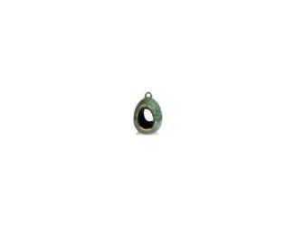 The Egg Fly-Through Feeder has an open design that offers great visibility for the birds and for you!  High-fired stoneware and colorful glazes provide attractive durability.   Easy to hang. The deep interior is easy to fill, easy to clean and includes dr