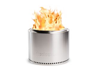 Fire pit built for the backyard and beyond. Easily light up smokeless fires anywhere life takes you. You don't need a special tool to clean your fire pit. Bonfire’s new, removable ash pan rests under the removable base plate, catching all that fine ash in