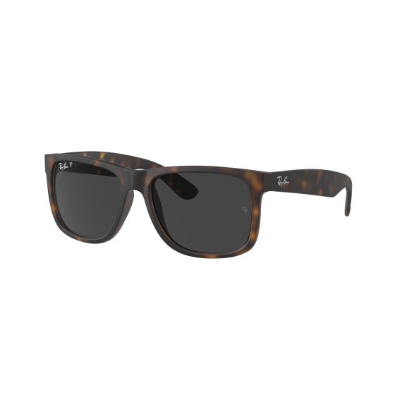Ray-Ban Justin sunglasses may just be one of the coolest looks in the Ray-Ban collection. Inspired by the iconic Wayfarer sunglasses, this style has been redesigned with slightly larger rectangle lenses, fresh new frame colors, stunning-colored lenses and