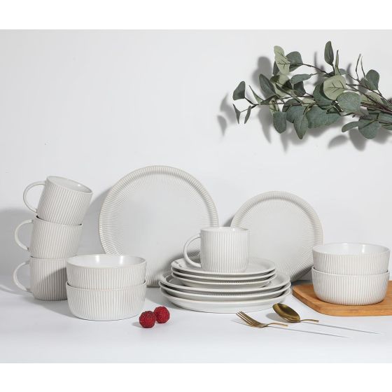 Embossed Dinnerware Set Size 16 Pieces
