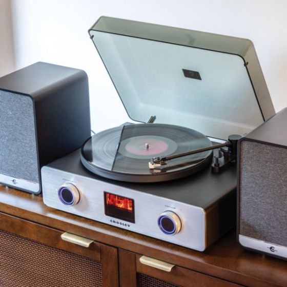 C92 Record Player With Speakers