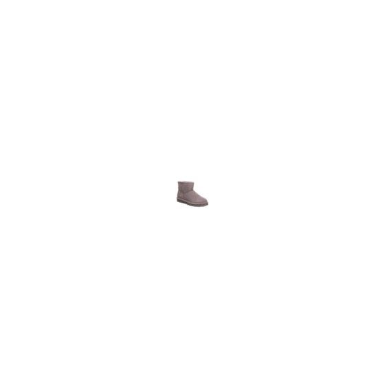 The 5-inch women's Alyssa ankle boot is the perfect winter boot to show off your stylish socks or tights. So easy to pull on and off, you could wear it as a slipper too! Treated with BearCoat Rain & Stain Repellent for added protection against the element