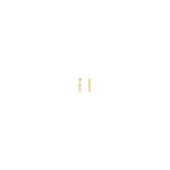 Make a statement with these linear earrings featuring playful signature COACH links. They add a unique touch to any look.