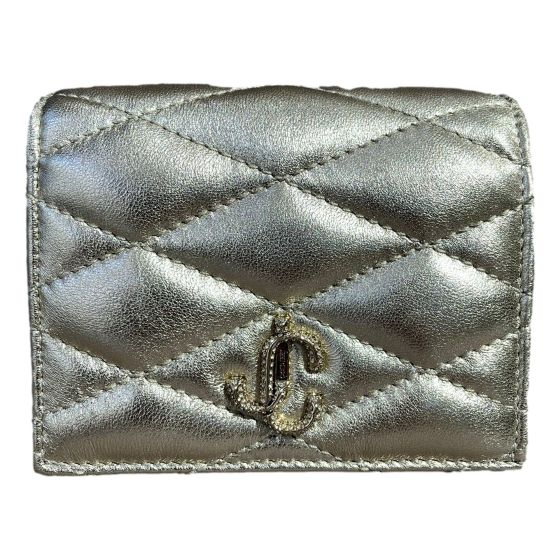 An embodiment of refined sophistication, the Jimmy Choo Farone Folding Wallet is where function meets fashion in its most elegant form. Crafted from exquisite gold metallic leather, this compact yet commanding accessory captures the house’s signature glam