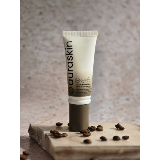 Auraskin Face Sunscreen Espresso SPF 50 (30ml) provides high sun protection while moisturizing and rejuvenating the skin. With the aroma of espresso and an enhanced formula with recycled coffee extracts, this sunscreen becomes the ideal choice for daily u