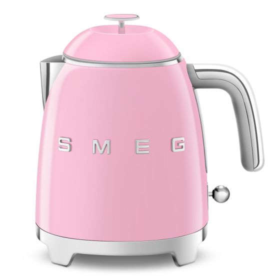 Smeg kitchen appliances offer retro Italian style from its founding in 1948. Press central button for a soft opening. Stainless steel filter built-in filters natural limescale. Super fast boiling supported by 3000W of power. 360-Degree swivel base with no