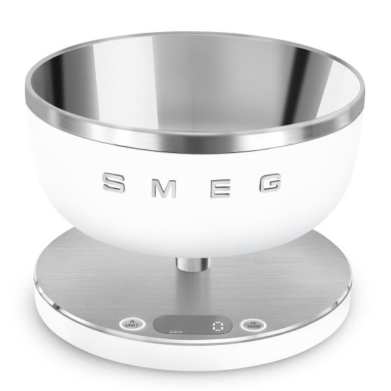 There is a place for everything you need, and the Smeg kitchen scale is the compact and versatile item that combines the pleasure of design with a passion for cooking. 
Removable stainless steel bowl, maximum capacity 5 kg. 
Easy conversion to four differ