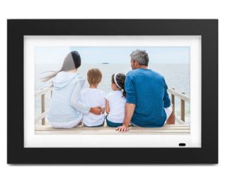 14" Digital Photo Frame w/ Matting 4 GB Built-In Mem and Remote (1366 x 768)