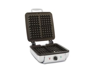 4-Square Belgian Waffle Maker