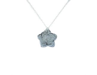 Oversized Flower Pendant Necklace in Silver