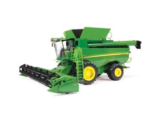 John Deere S690 Combine with Corn and Draper Head