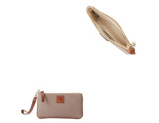 Pebble Grain Medium Wristlet
